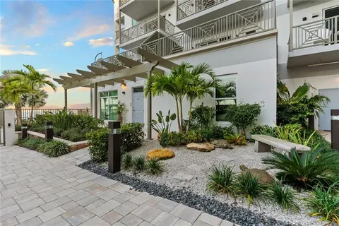$1,195,000 | 41 Southwest Seminole Street, Unit 307, Stuart, FL 34994