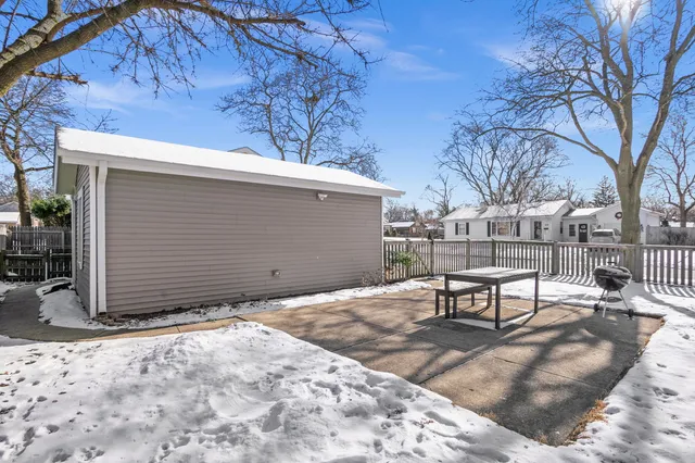 $449,900 | 817 East Forest Avenue, Wheaton, IL 60187