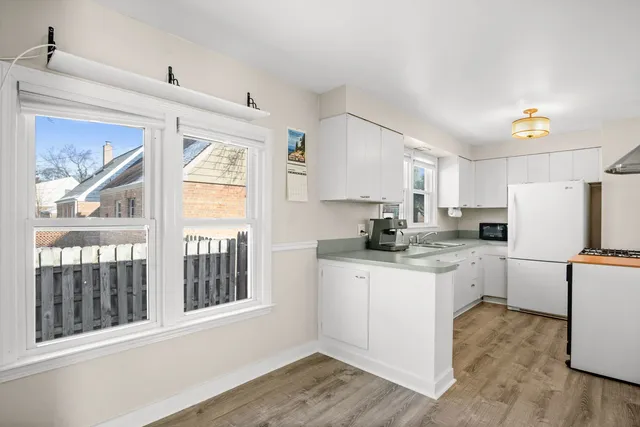 $449,900 | 817 East Forest Avenue, Wheaton, IL 60187