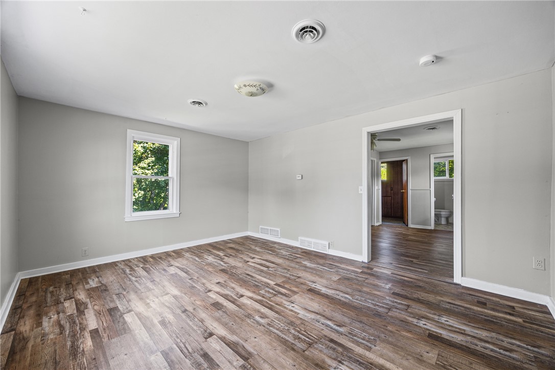 578 Ridge Road Ontario, NY 14519 - Photo 21 of 28 Upstairs apartment