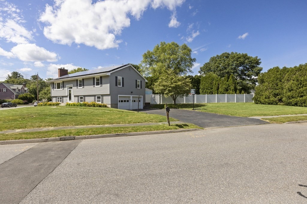 4 Longfellow Road Northborough, MA 01532 - Photo 3 of 42 Gallery Image 3