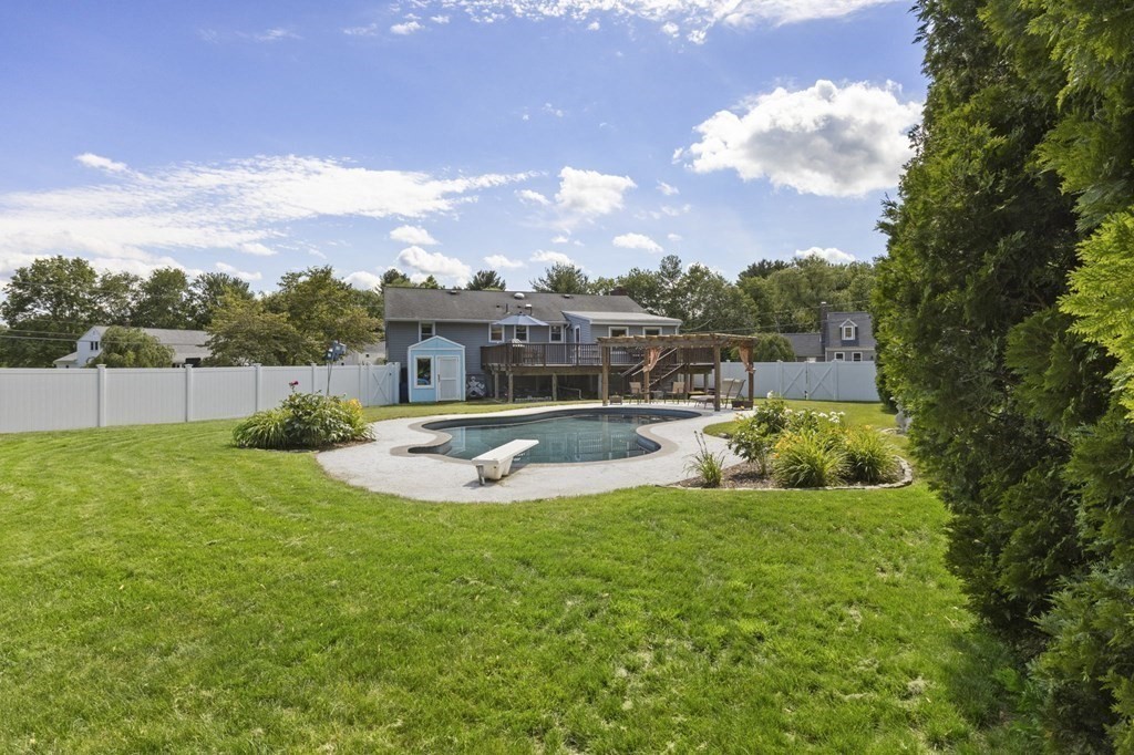 4 Longfellow Road Northborough, MA 01532 - Photo 10 of 42 Gallery Image 10