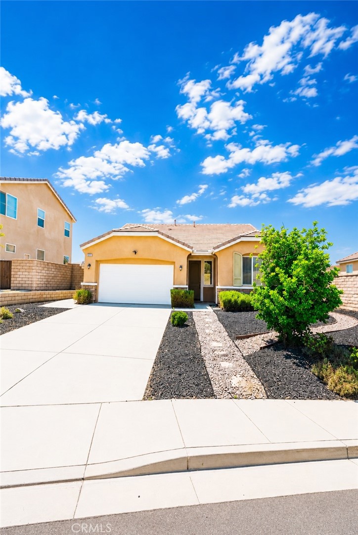 26725 Emperor Road Menifee, CA 92585 - Photo 2 of 21