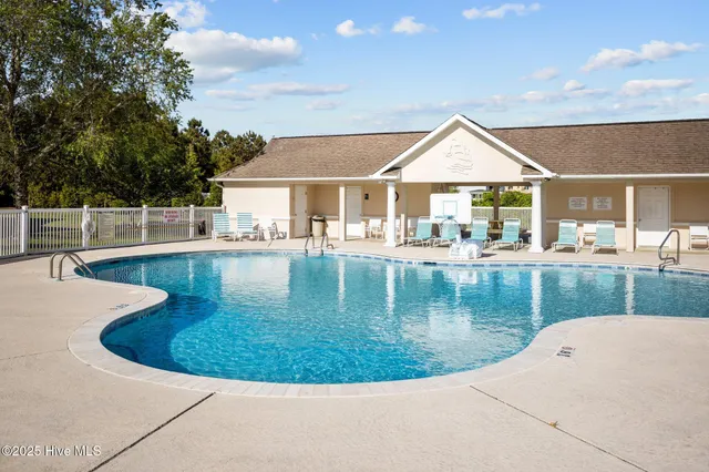 $195,000 | 202 Royal Oaks Court, Cedar Point, NC 28584