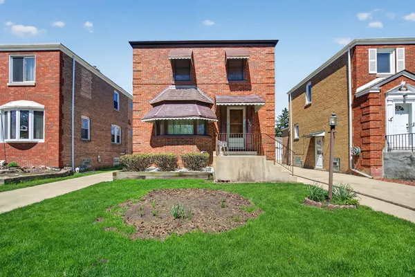 $325,000 | 9020 West Forestview Drive, North Riverside, IL 60546