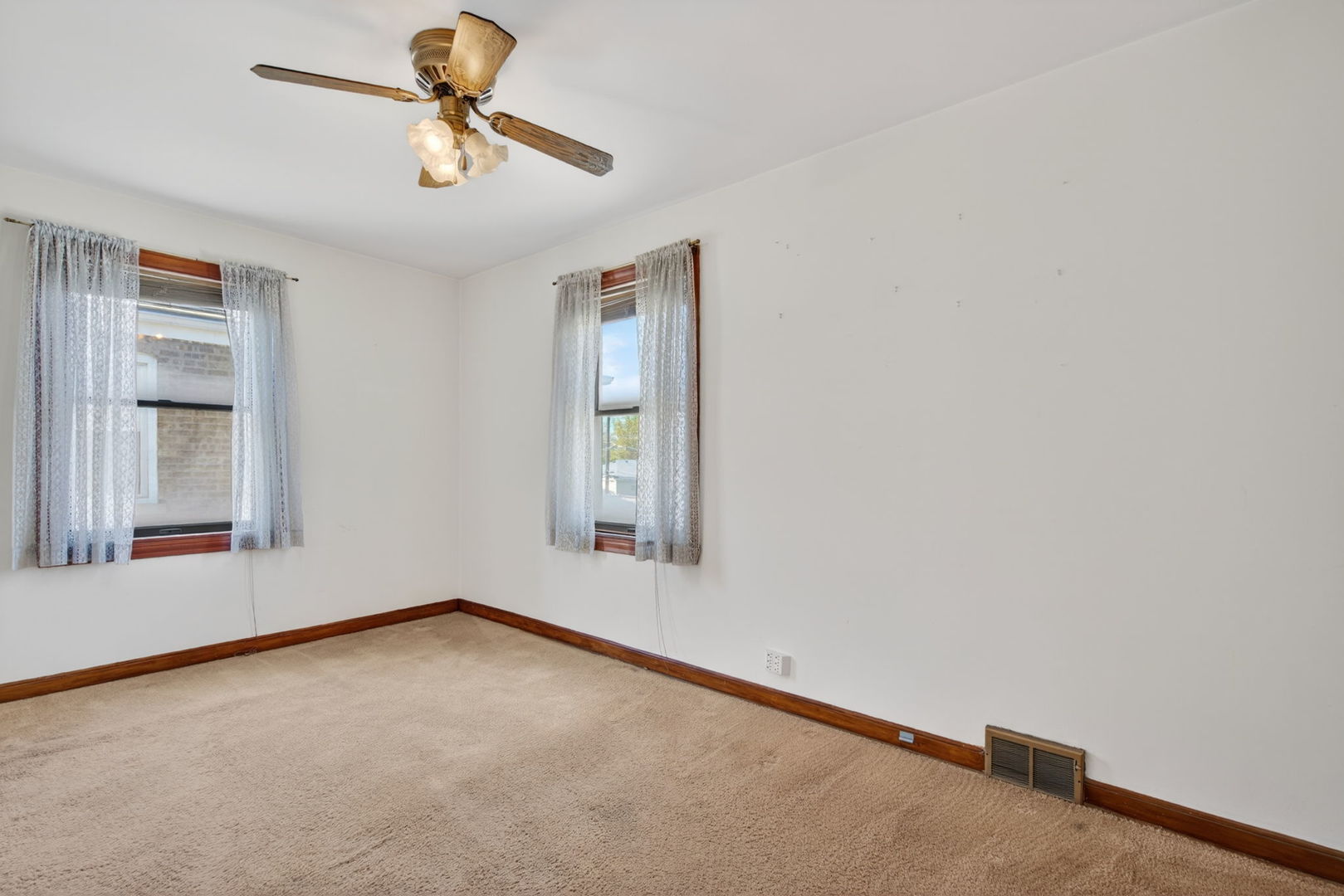 9020 West Forestview Drive North Riverside, IL 60546 - Photo 12 of 19