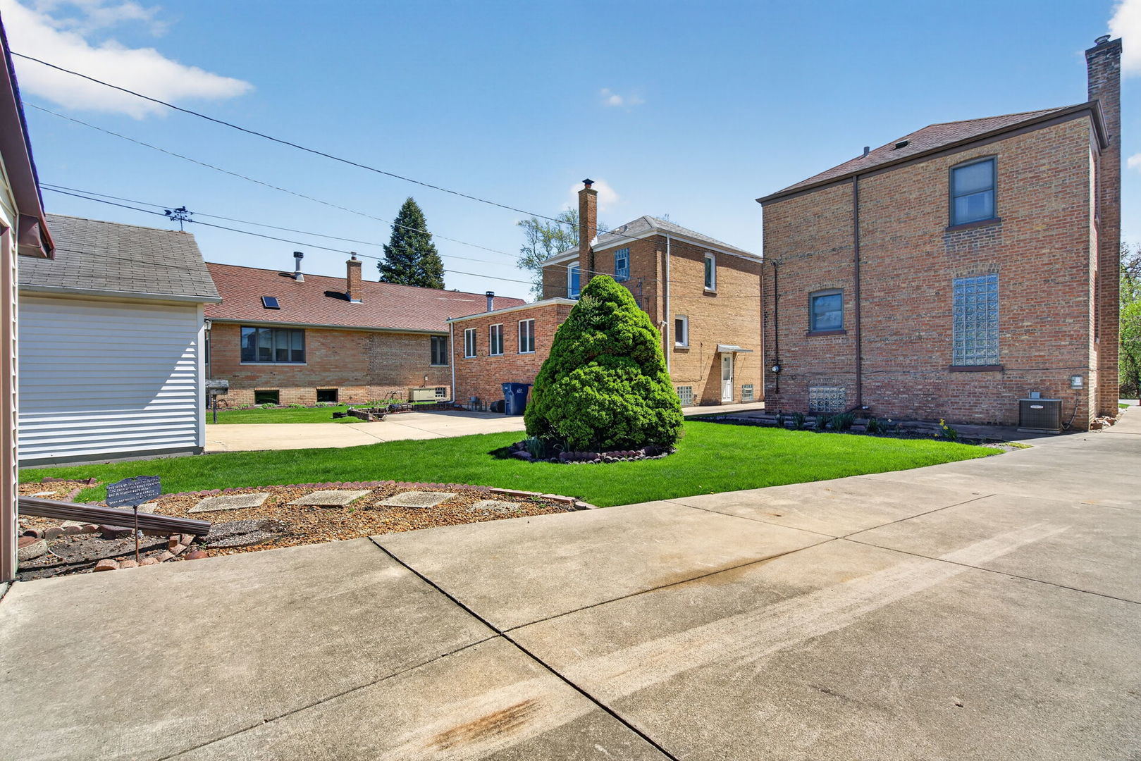 9020 West Forestview Drive North Riverside, IL 60546 - Photo 17 of 19