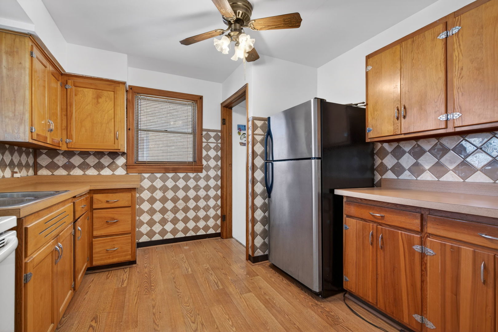 9020 West Forestview Drive North Riverside, IL 60546 - Photo 7 of 19