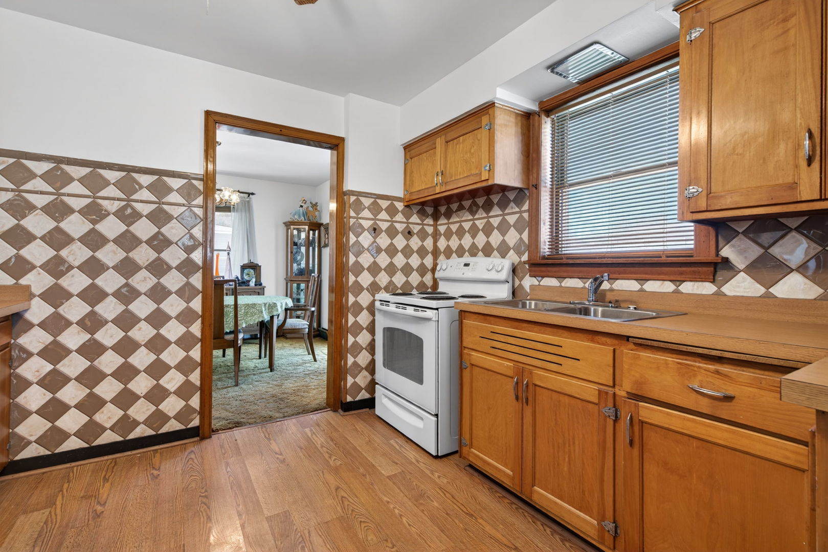 9020 West Forestview Drive North Riverside, IL 60546 - Photo 9 of 19