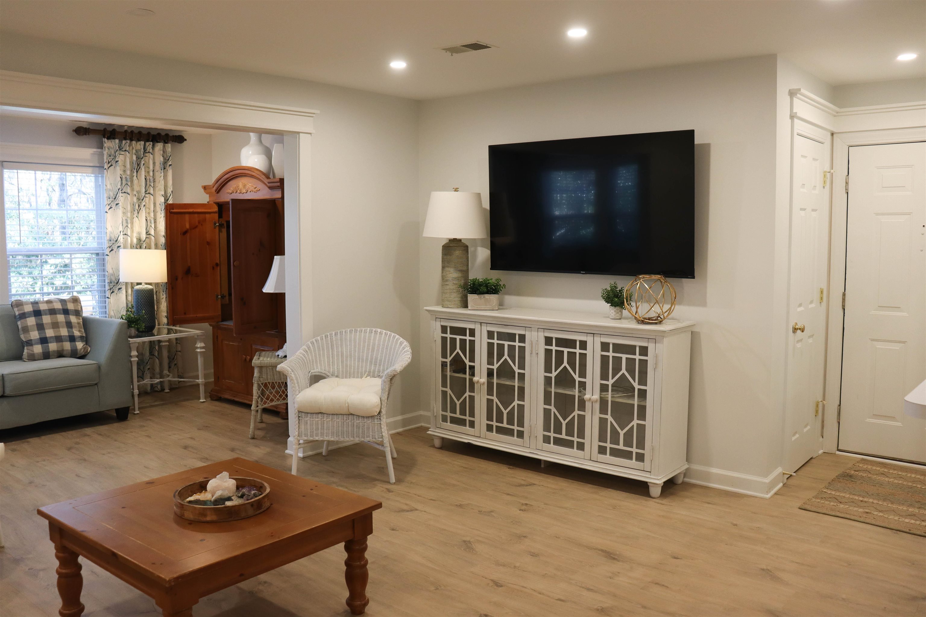 4384 Daphne Lane, Unit C Murrells Inlet, SC 29576 - Photo 4 of 28