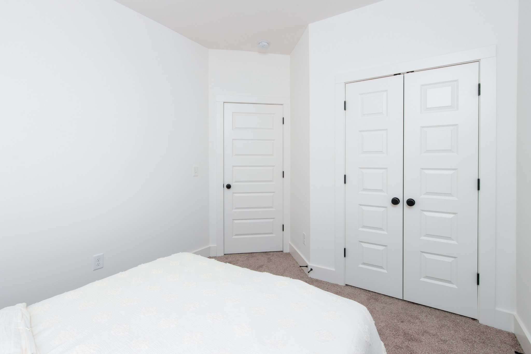 113 High Pk Circle Lebanon, TN 37087 - Photo 14 of 20 a view of a room with closet