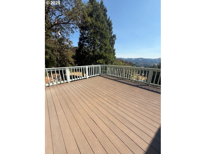 1604 Spring Brook Road Myrtle Creek, OR 97457 - Photo 13 of 43 Deck
