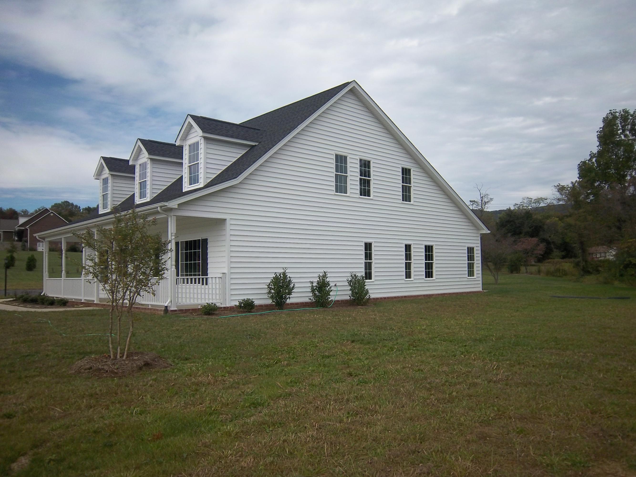330 Thornblade Way Blue Ridge, VA 24064 - Photo 23 of 34 Side view