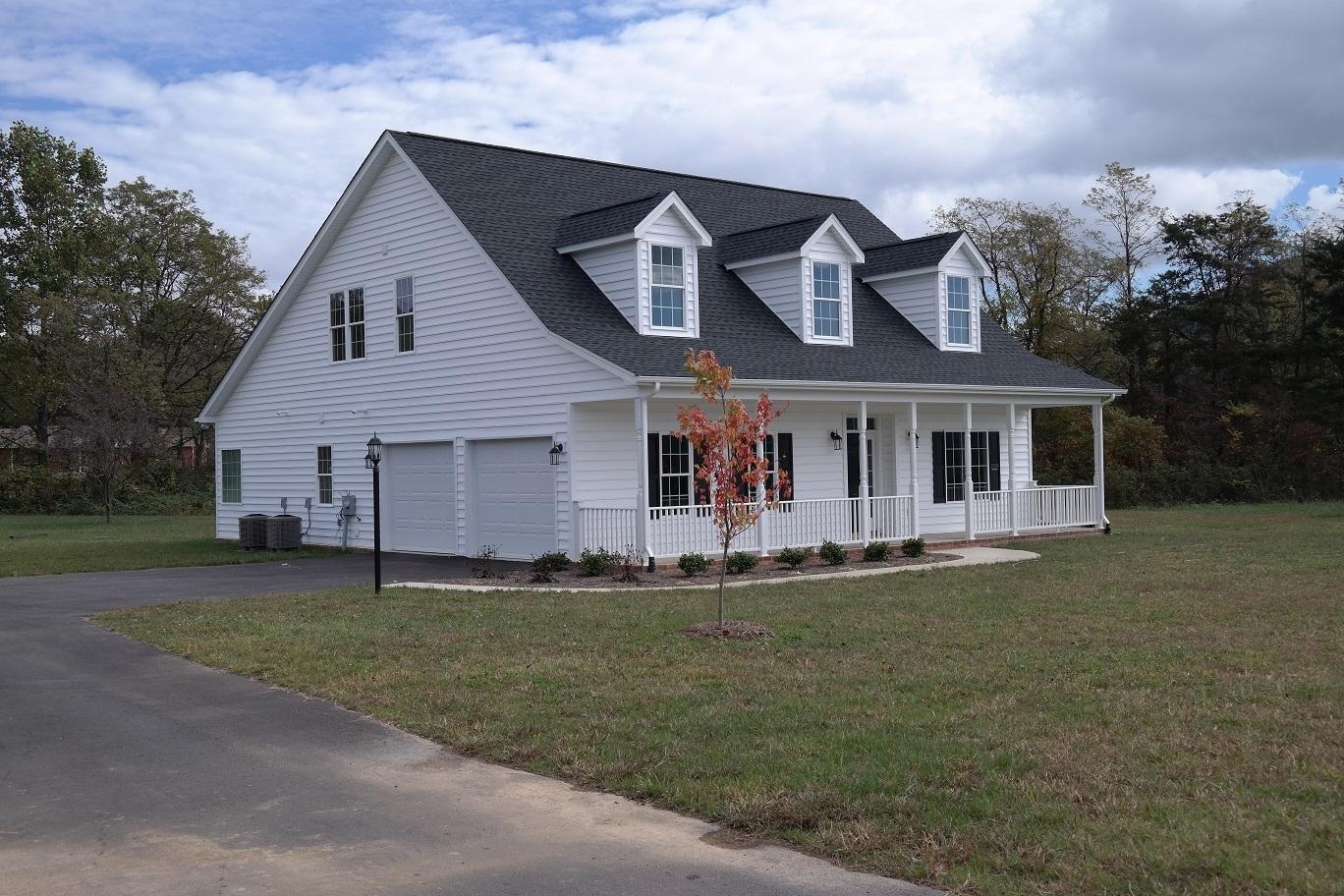 330 Thornblade Way Blue Ridge, VA 24064 - Photo 27 of 34 Side with garage