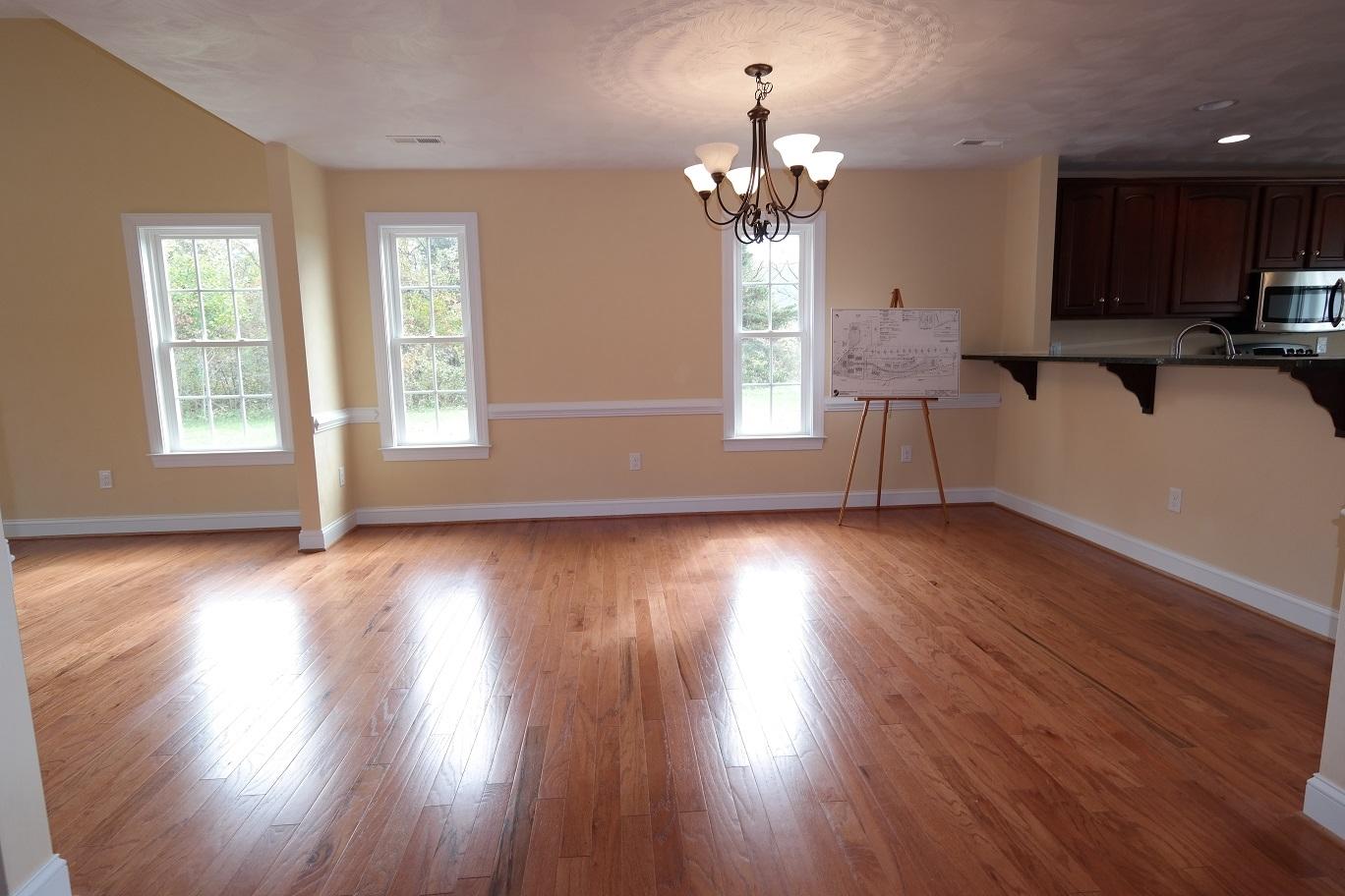 330 Thornblade Way Blue Ridge, VA 24064 - Photo 6 of 34 Dining area