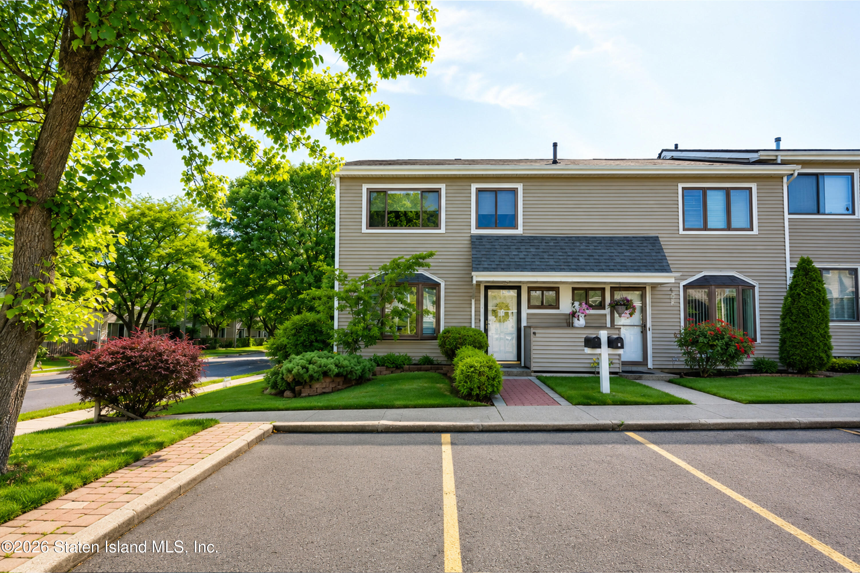 5 Redwood Loop Staten Island, NY 10309 - Photo 27 of 33 26