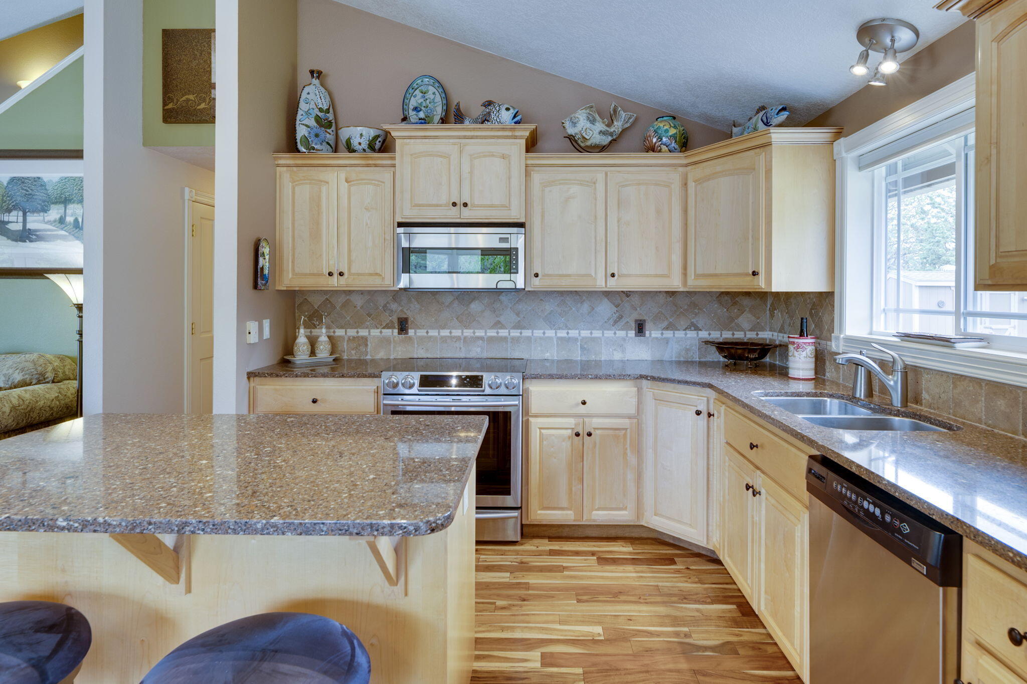 8154 Southwest Copley Road Powell Butte, OR 97753 - Photo 10 of 48 8