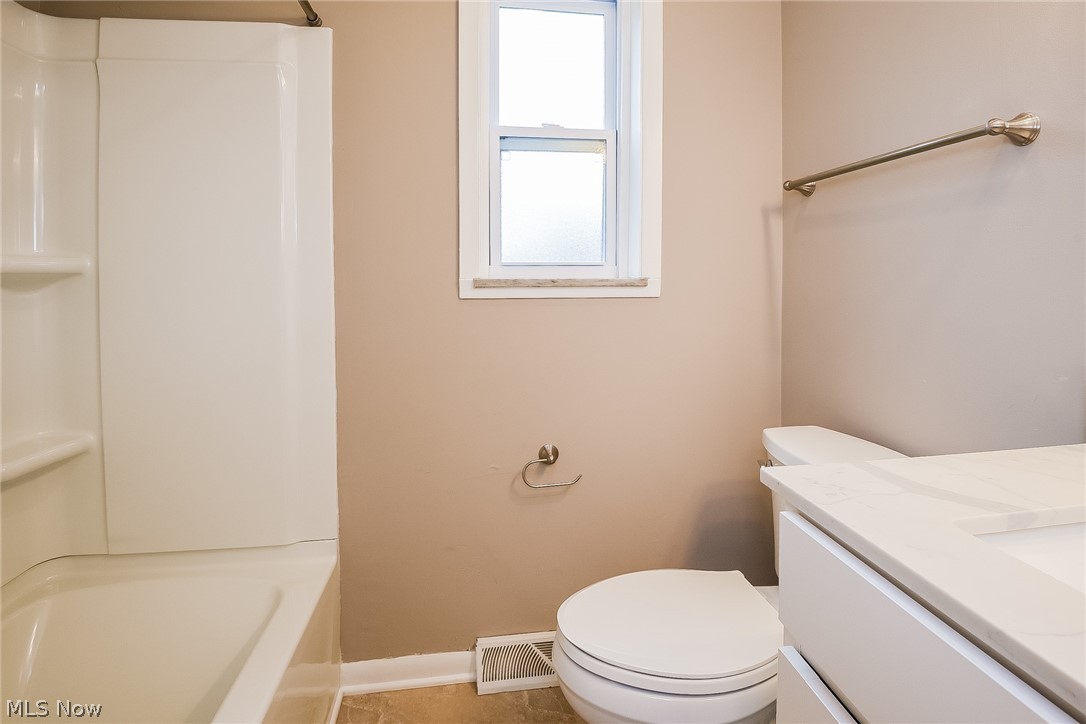 15114 Triskett Road Cleveland, OH 44111 - Photo 17 of 39