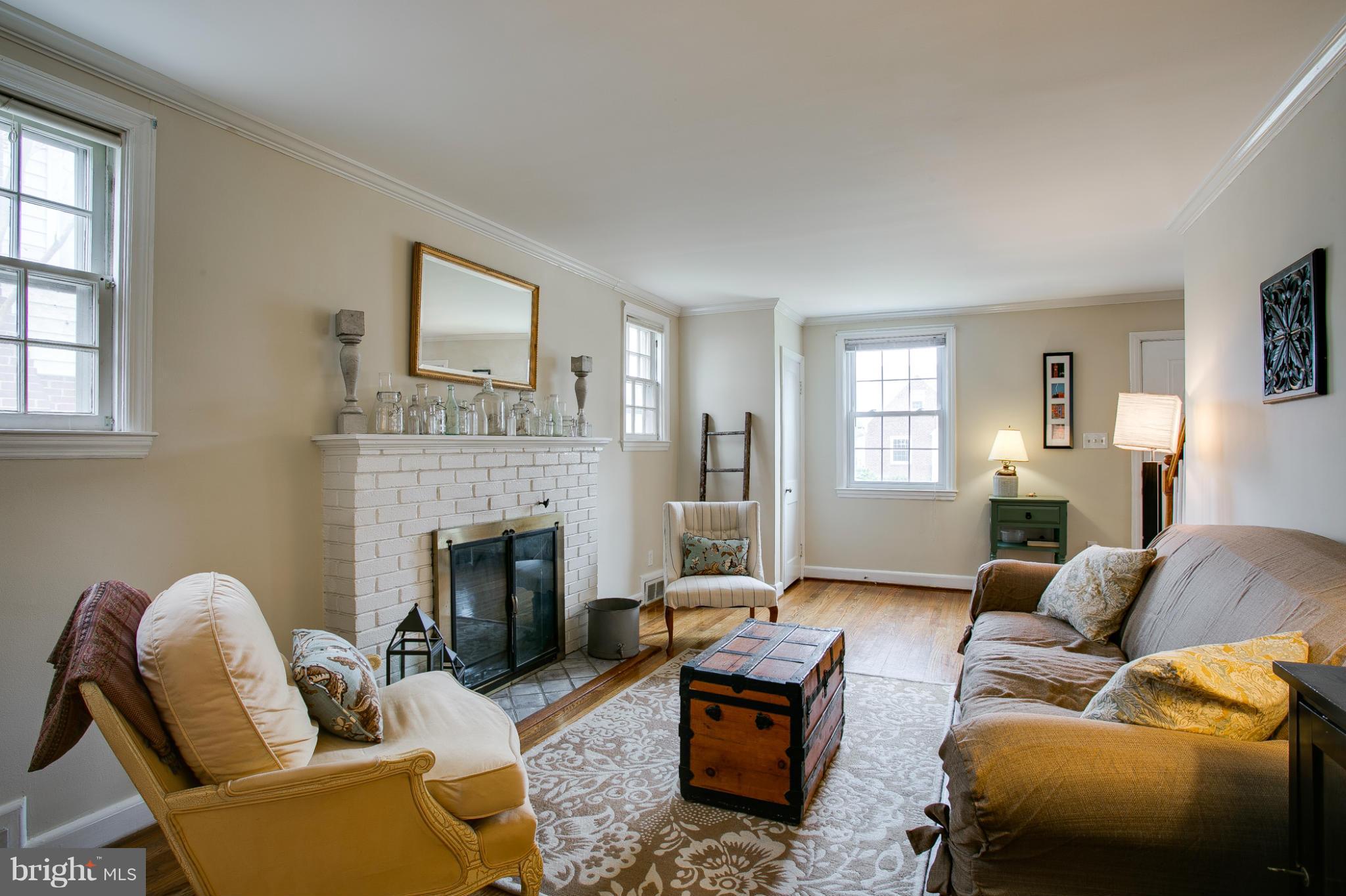 26 Dungarrie Road Baltimore, MD 21228 - Photo 2 of 30 Living Room
