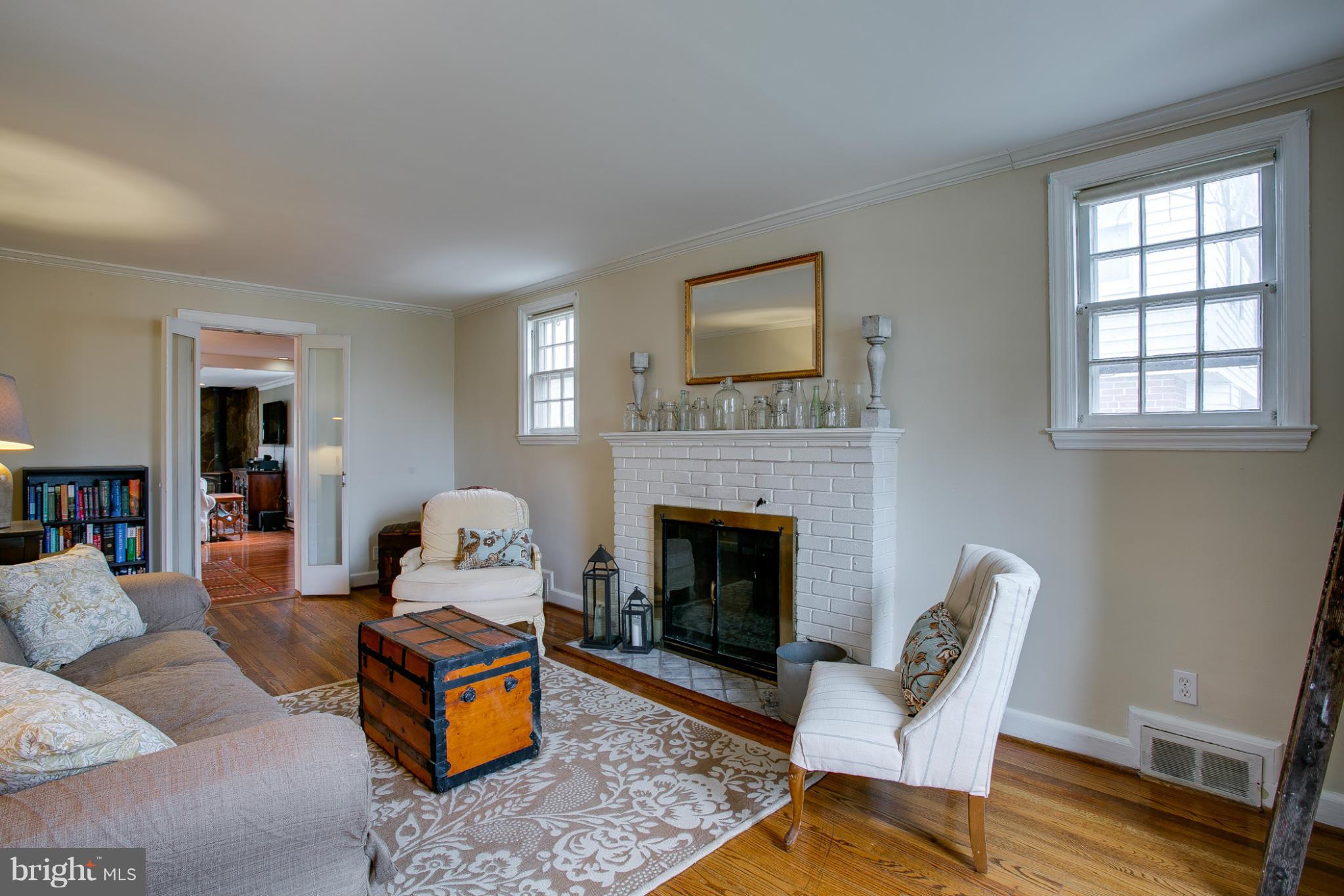 26 Dungarrie Road Baltimore, MD 21228 - Photo 3 of 30 Living Room