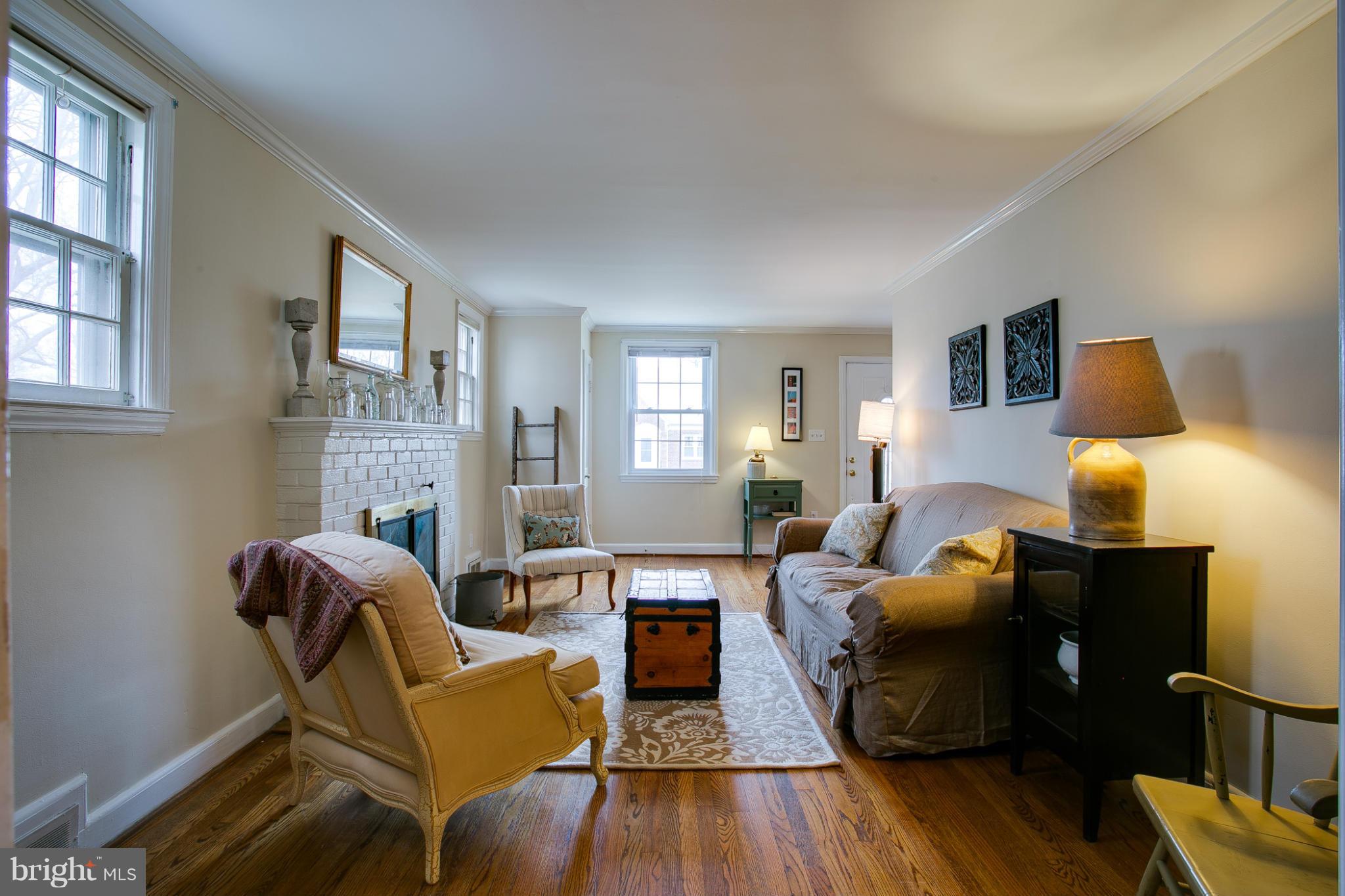 26 Dungarrie Road Baltimore, MD 21228 - Photo 4 of 30 Living Room