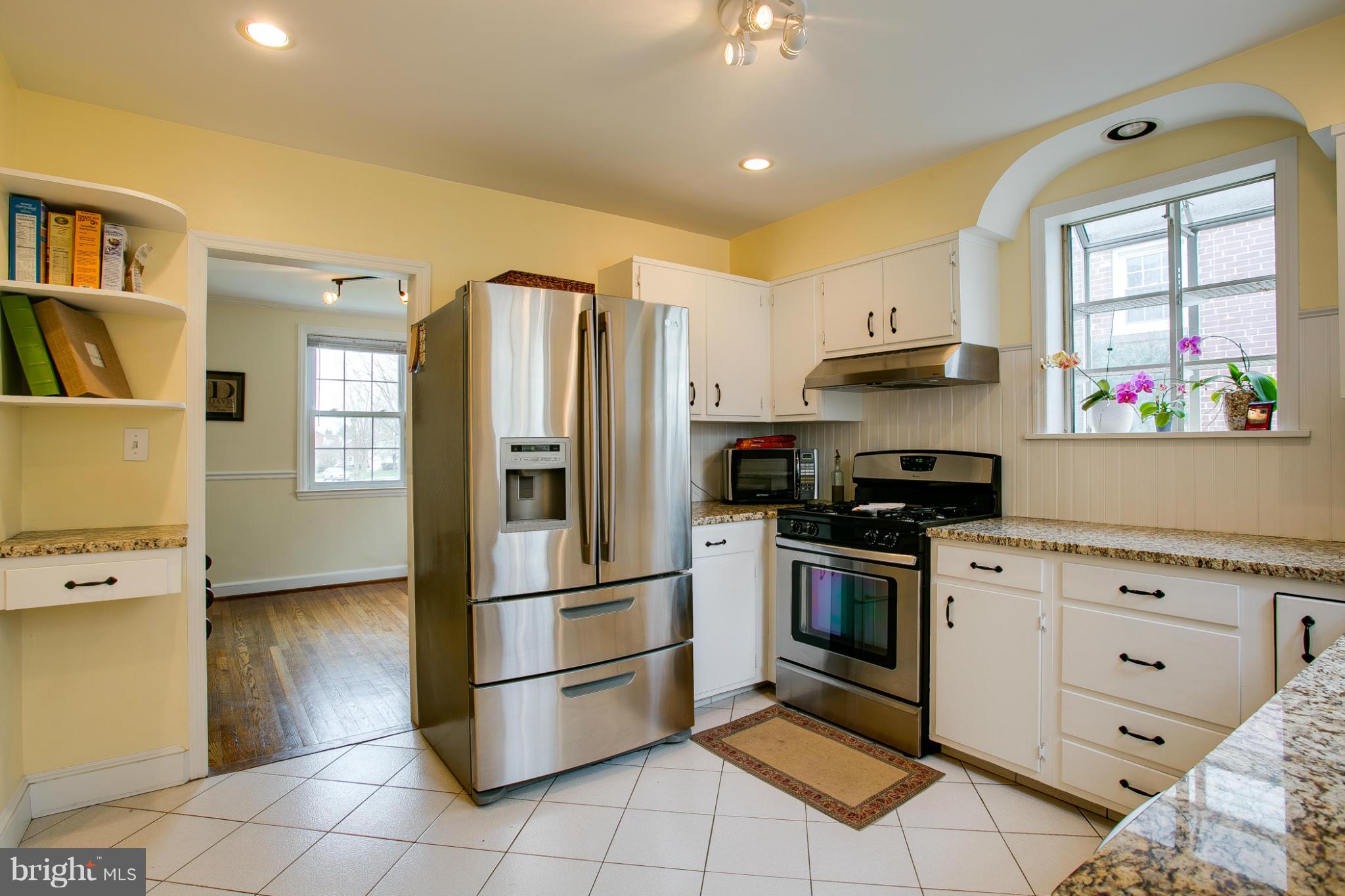 26 Dungarrie Road Baltimore, MD 21228 - Photo 8 of 30 Kitchen