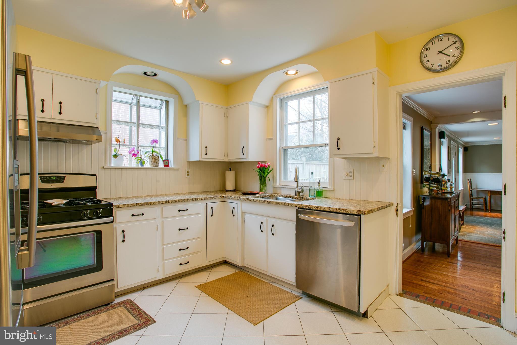 26 Dungarrie Road Baltimore, MD 21228 - Photo 9 of 30 Kitchen