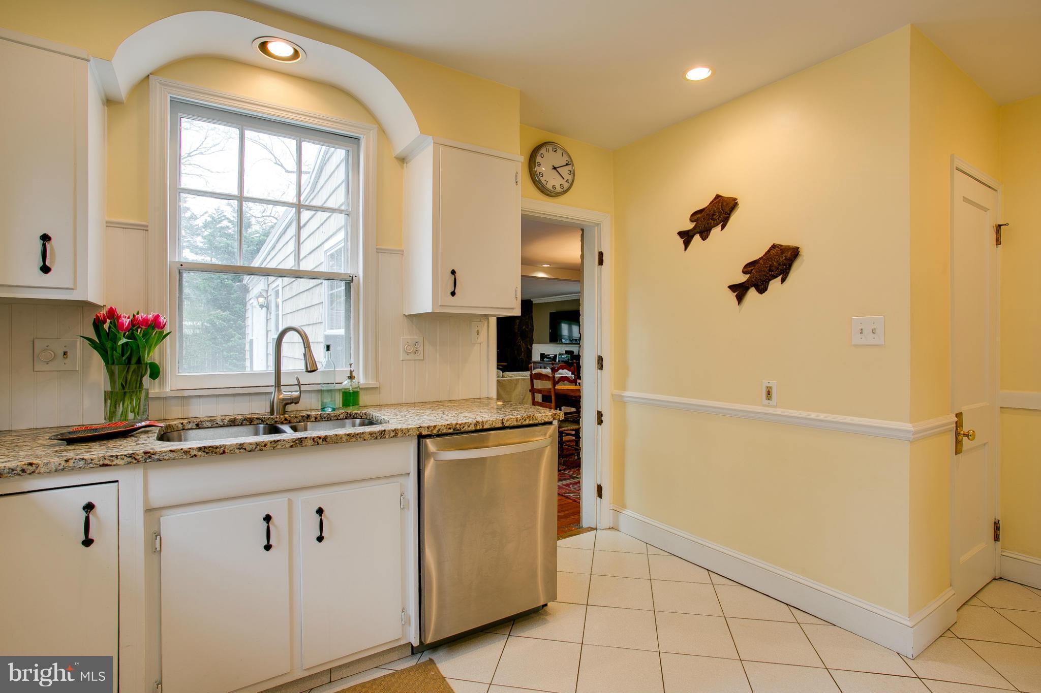 26 Dungarrie Road Baltimore, MD 21228 - Photo 10 of 30 Kitchen