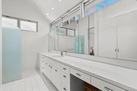 $3,250,000 | 54 Cross Pond Road, Pound Ridge, NY 10576