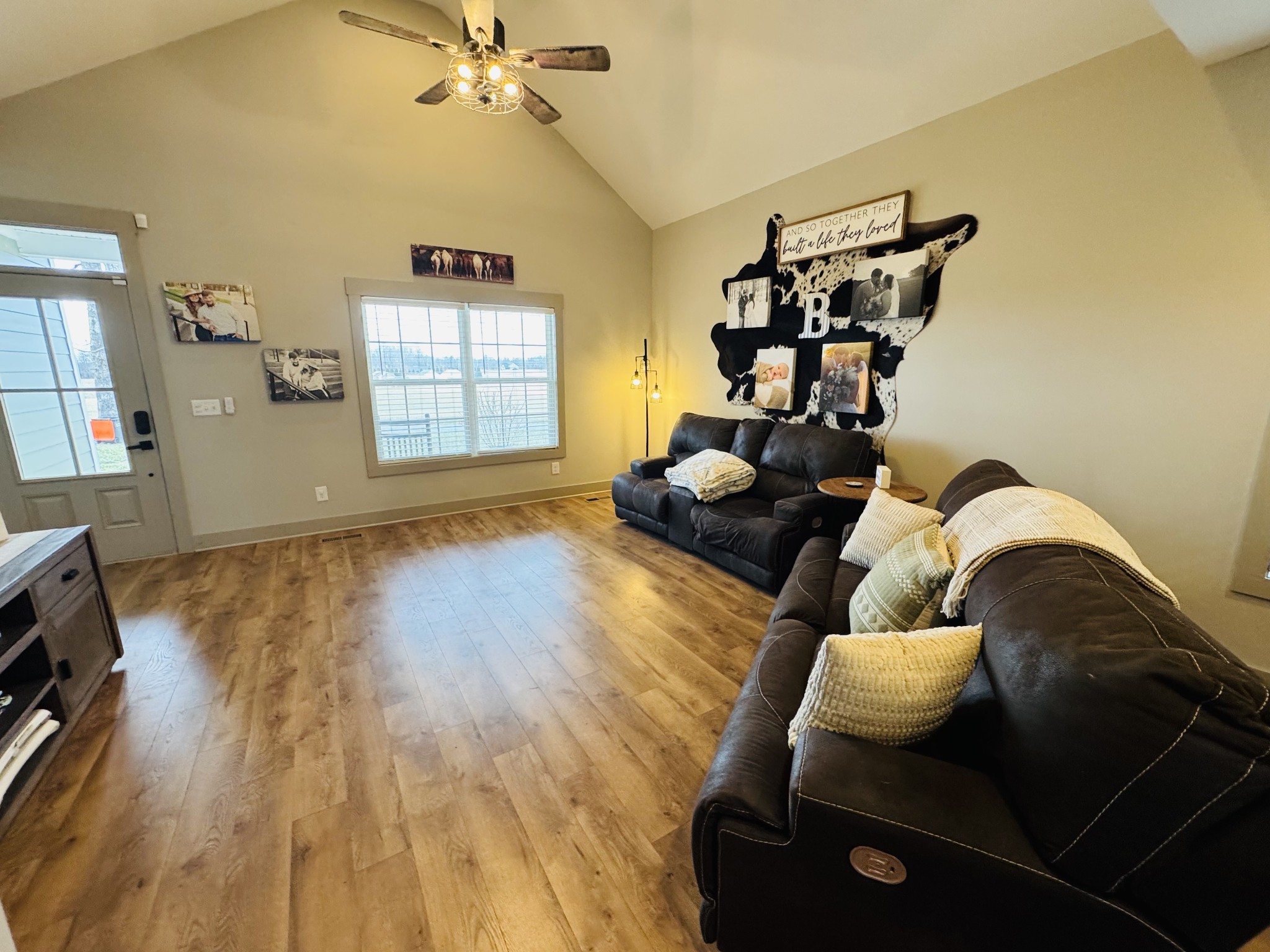 319 Lear Road Portland, TN 37148 - Photo 12 of 32 a view of workspace with wooden floor and ceiling fan