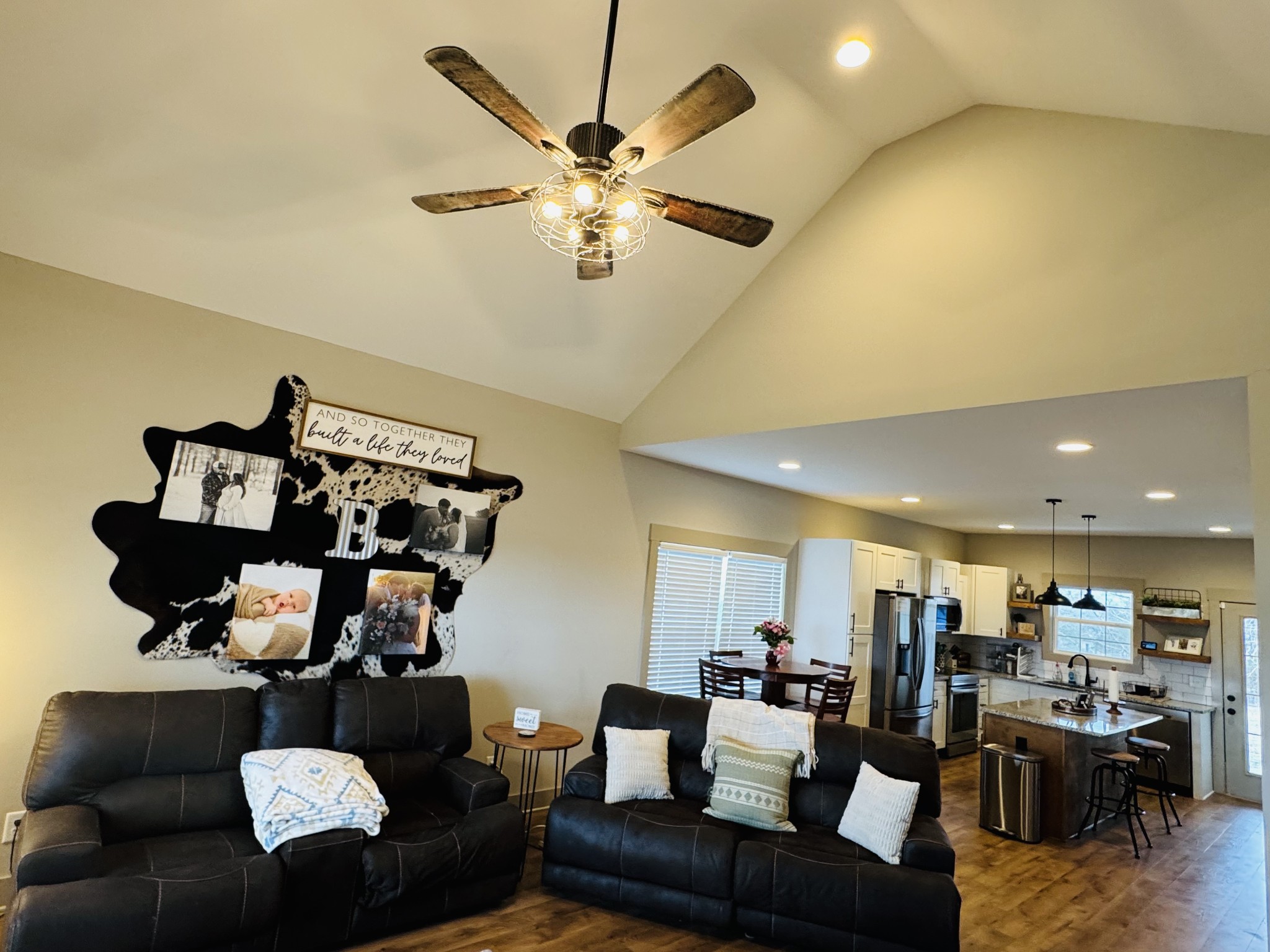 319 Lear Road Portland, TN 37148 - Photo 13 of 32 a living room with furniture and kitchen view