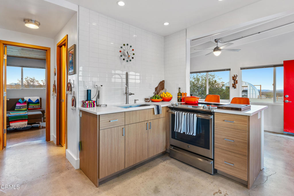 66336 Brant Crossing Road Joshua Tree, CA 92252 - Photo 5 of 27 Kitchen