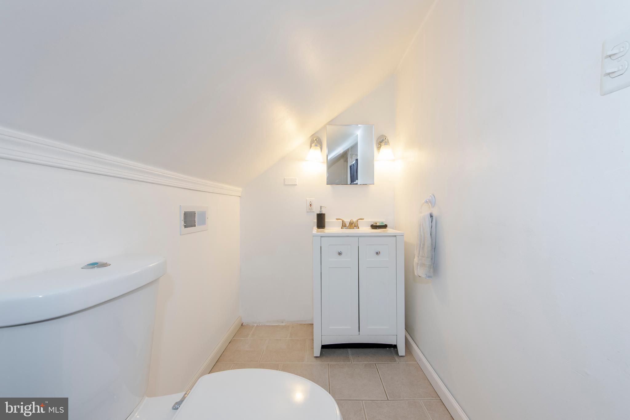 3100 Willoughby Road Baltimore, MD 21234 - Photo 29 of 52 Bath