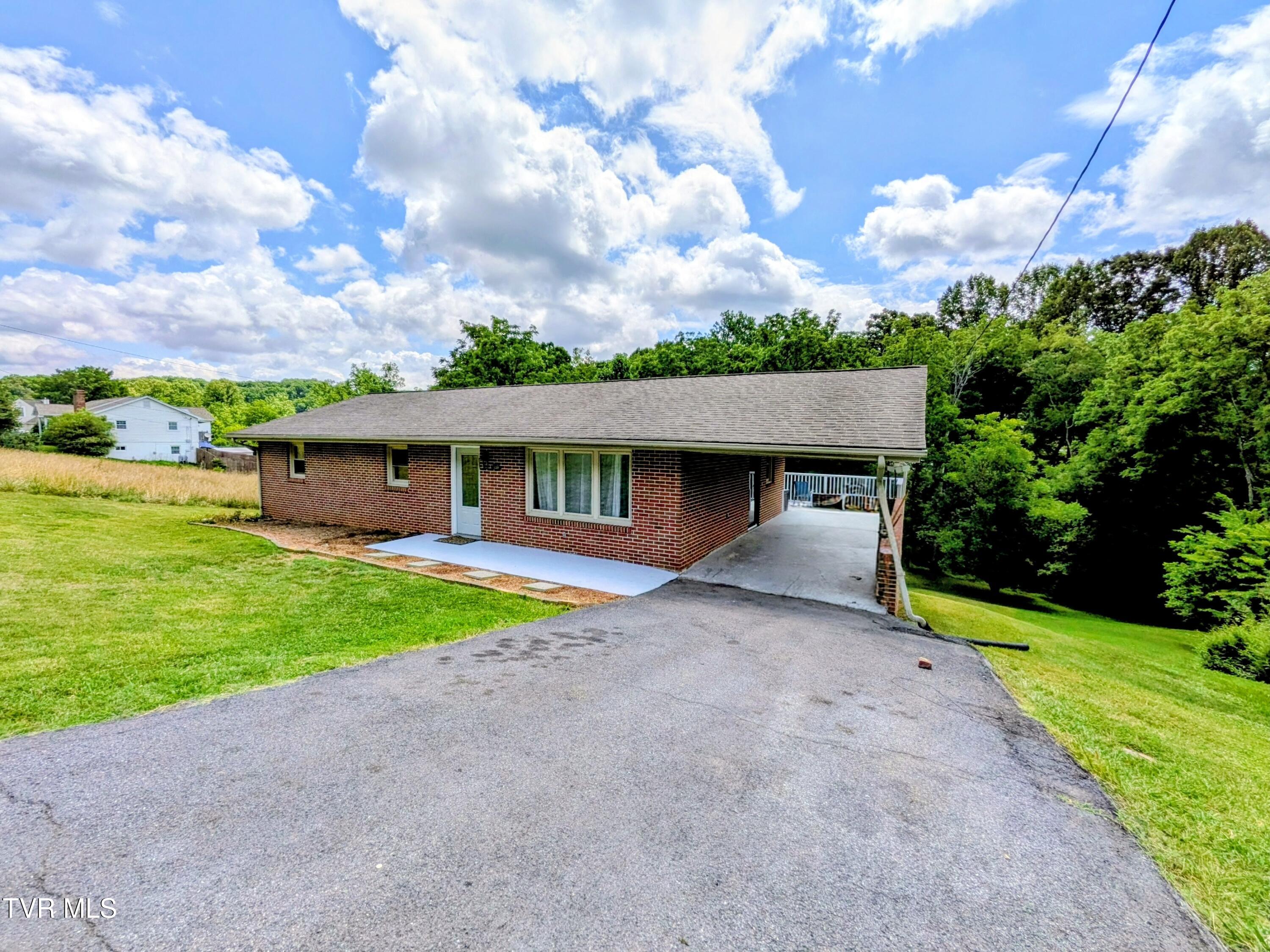 1129 Jackson Hollow Road Kingsport, TN 37663 - Photo 4 of 59 Frontyard(2)