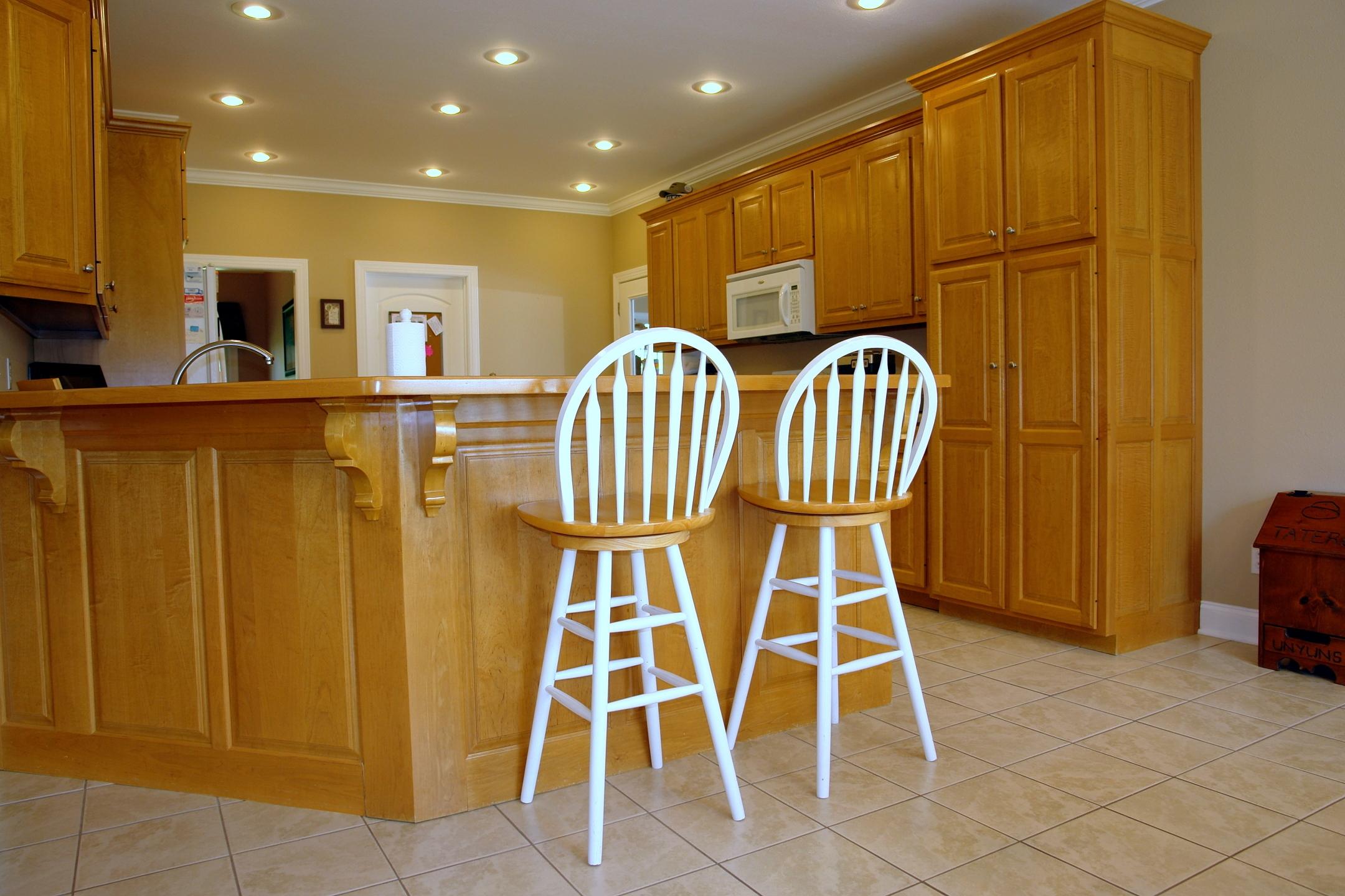 431 Open Range Road Crossville, TN 38555 - Photo 4 of 38 KITCHEN WITH ISLAND AND BREAKFAST BAR