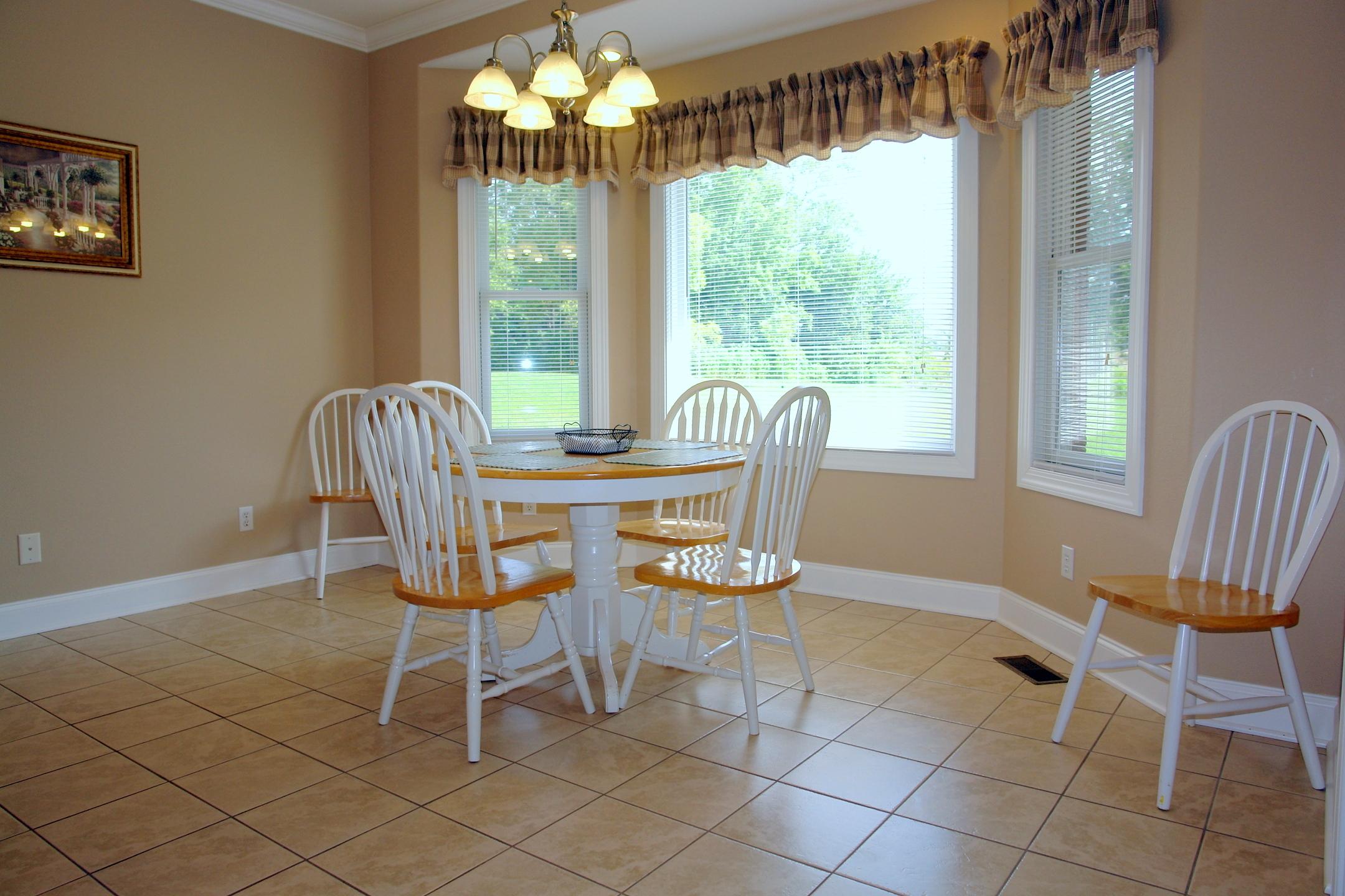 431 Open Range Road Crossville, TN 38555 - Photo 5 of 38 BREAKFAST NOOK