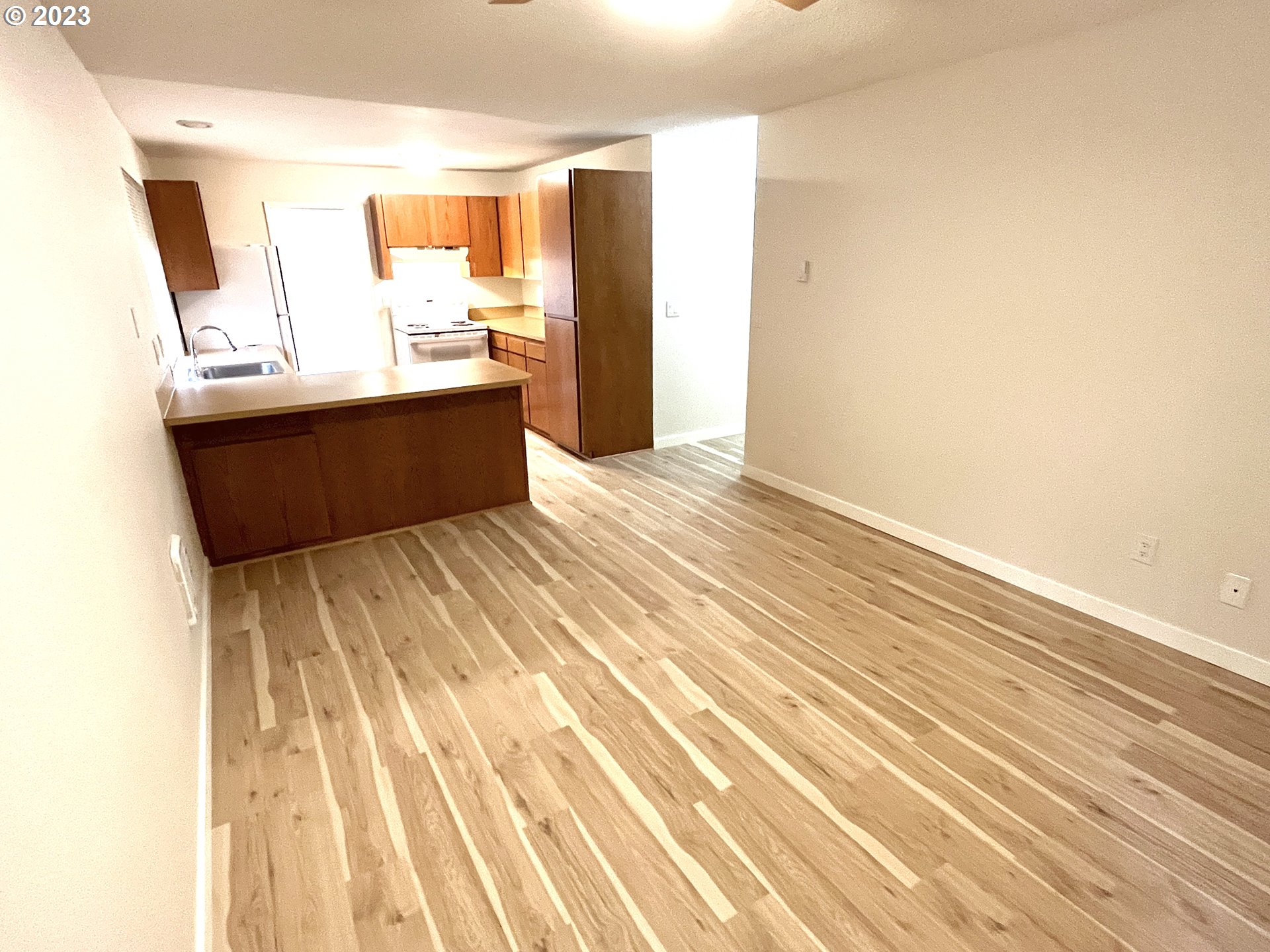 14172 Southwest Daphne Street Beaverton, OR 97008 - Photo 6 of 33 Unit #1