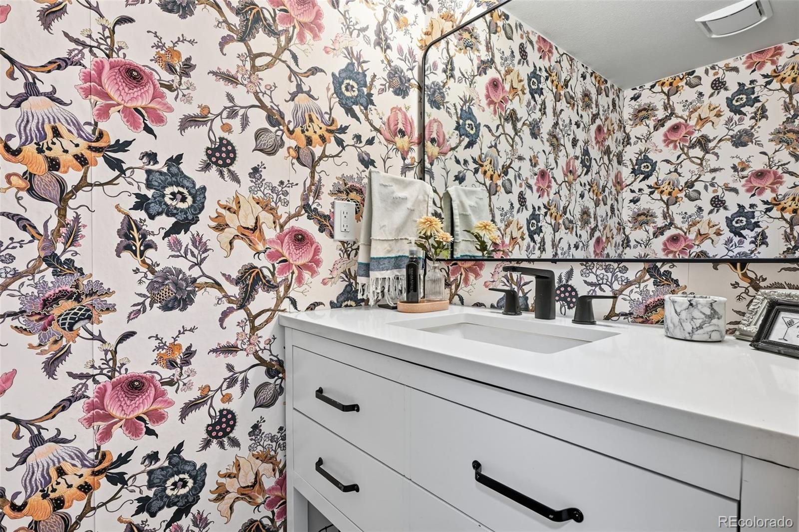 9395 Princeton Circle Highlands Ranch, CO 80130 - Photo 38 of 45