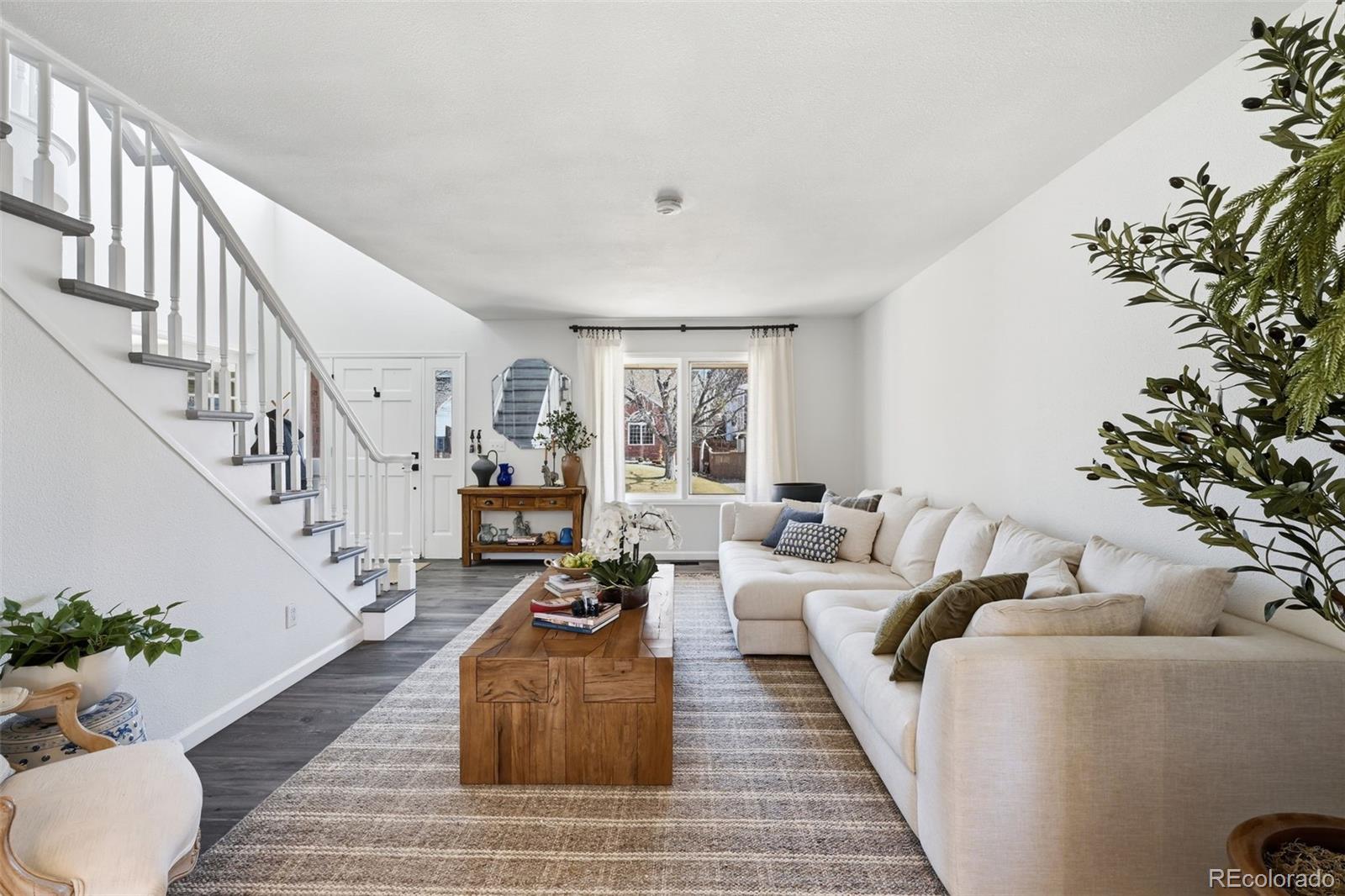 9395 Princeton Circle Highlands Ranch, CO 80130 - Photo 6 of 45