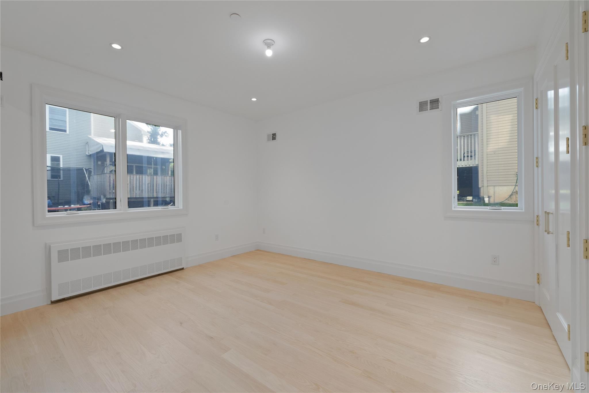 27 Ellish Parkway, Unit 103 Spring Valley, NY 10977 - Photo 9 of 23 Primary bedroom