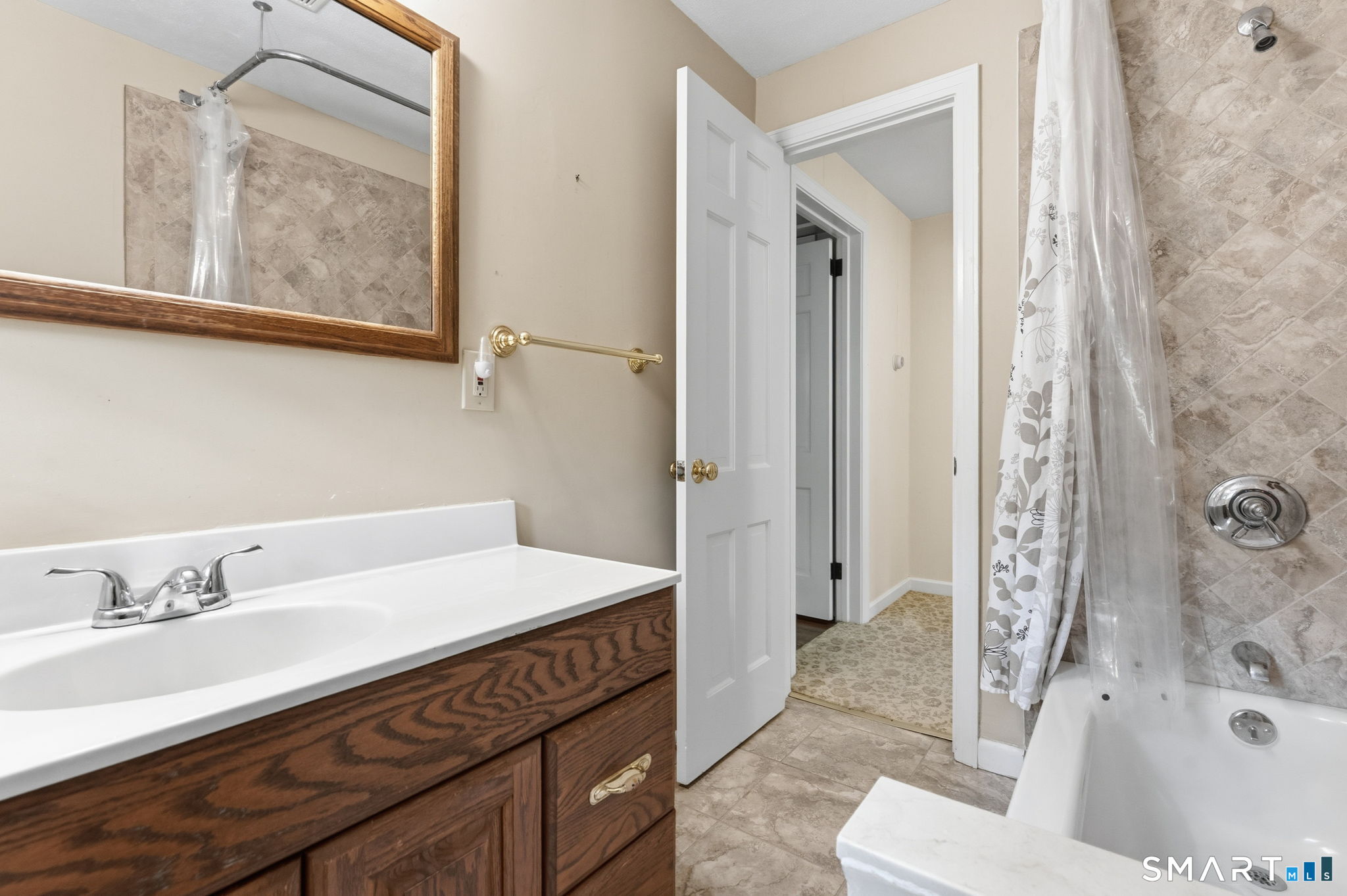 13 Juniper Road Bloomfield, CT 06002 - Photo 33 of 39