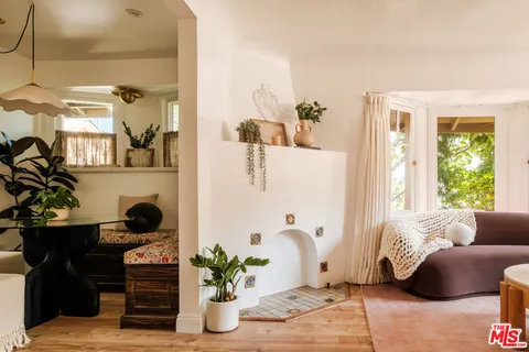 $999,000 | 643 North Vendome Street, Los Angeles, CA 90026