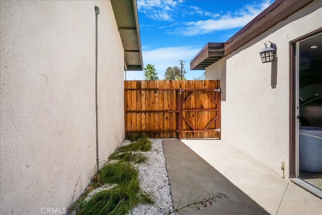 39120 Paradise Way Cathedral City, CA 92234 - Photo 34 of 41 a house with a outdoor space