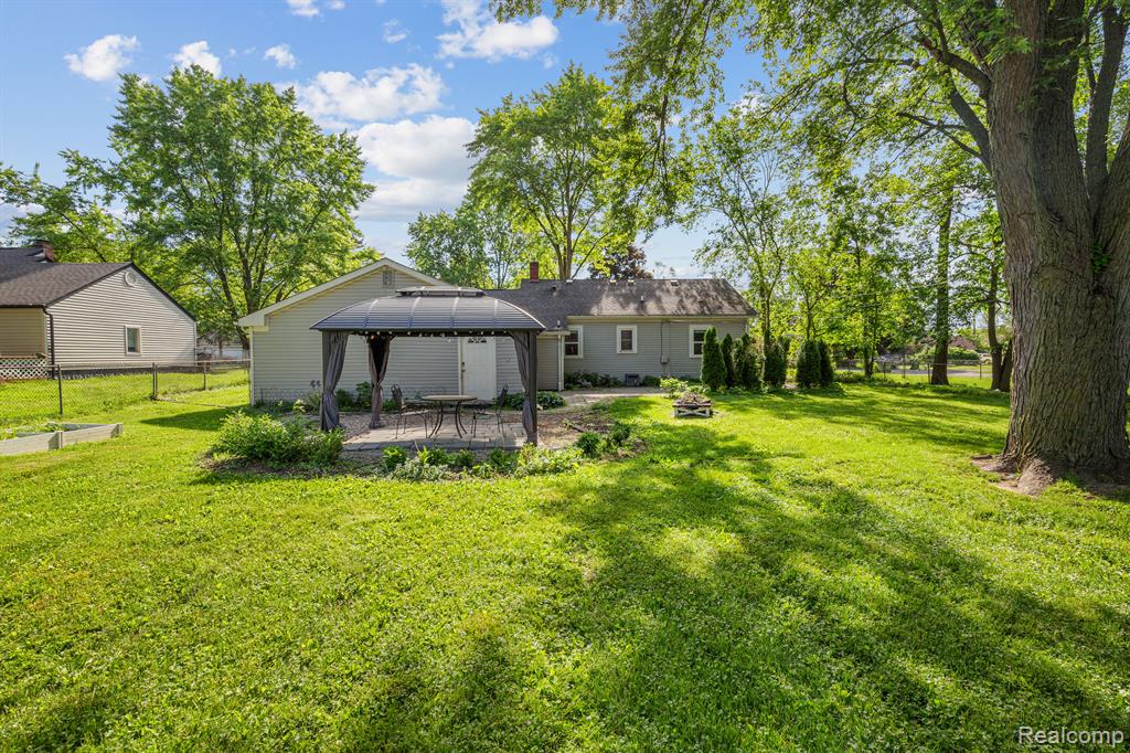47101 Frederick Road Utica, MI 48317 - Photo 26 of 30