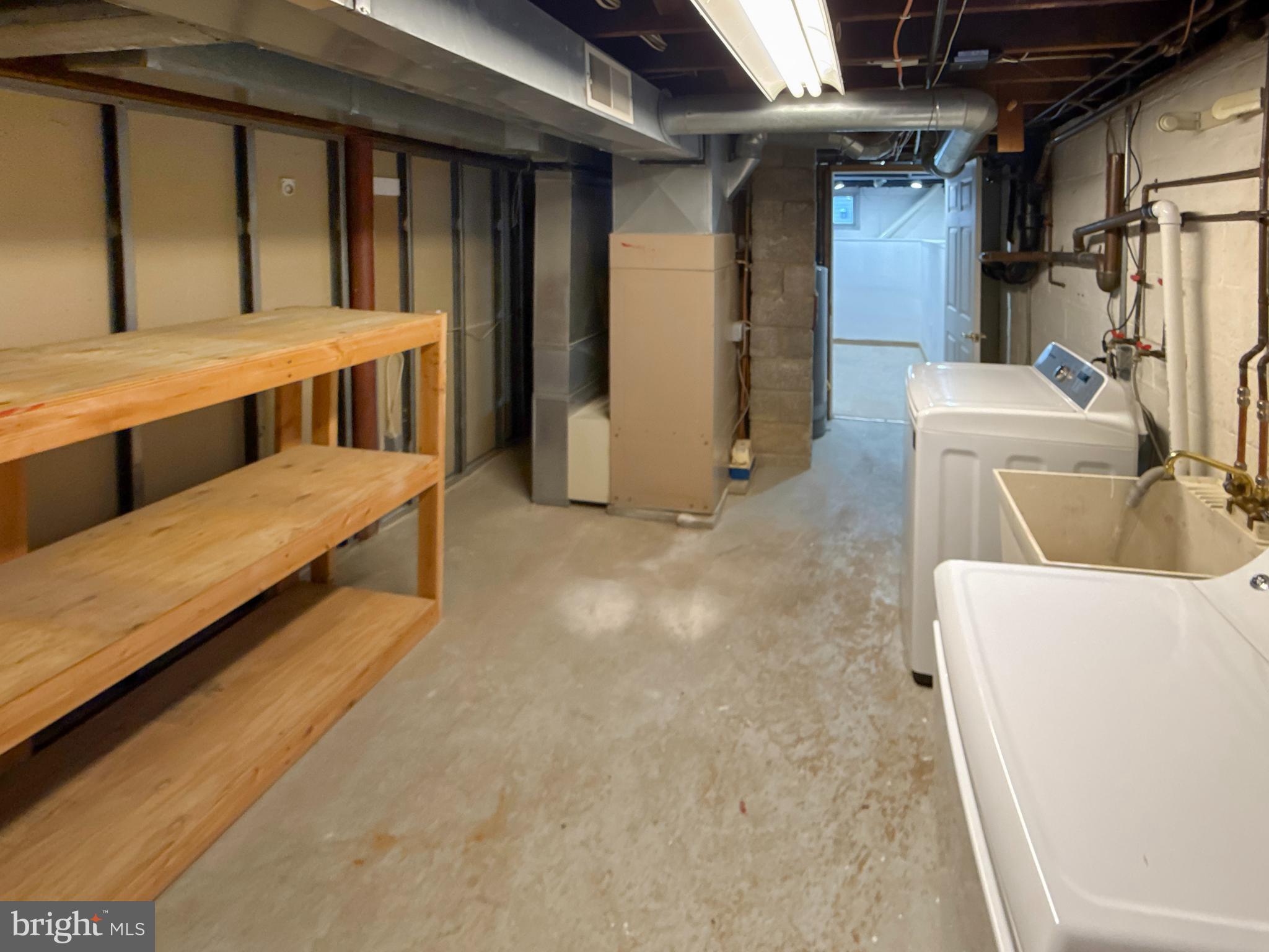 133 North Line Road Newtown Square, PA 19073 - Photo 22 of 23 a view of a room with furniture and a bathtub