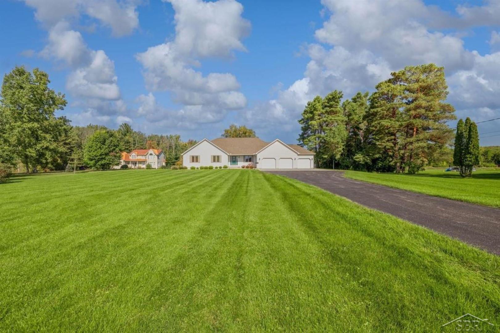 2129 East Stewart Road Midland, MI 48640 - Photo 7 of 66