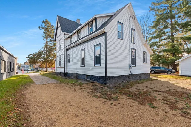 $249,000 | 331 South Main Street, Shawano, WI 54166