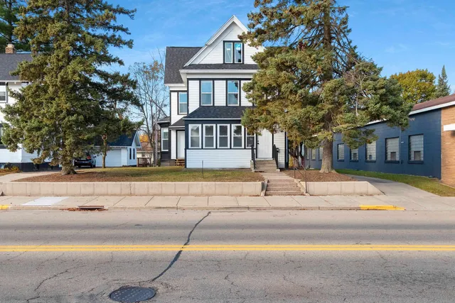 $249,000 | 331 South Main Street, Shawano, WI 54166