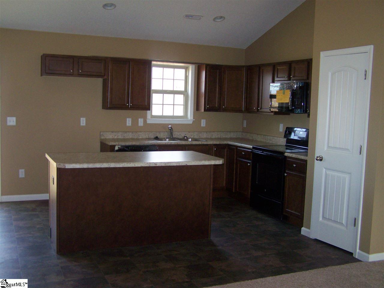 707 Kaitlyn Court Inman, SC 29349 - Photo 3 of 6 Gallery Image 3