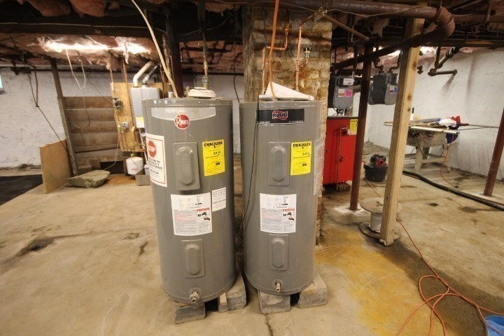 82 Green Hill Parkway Worcester, MA 01605 - Photo 39 of 42 a utility room with dryer and washer